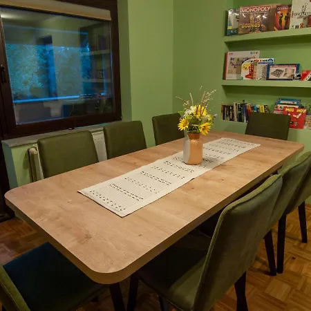 בית נופש House Zarja - With Sauna And Hot Tub *