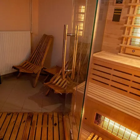 Vakantiehuis House Zarja - With Sauna And Hot Tub