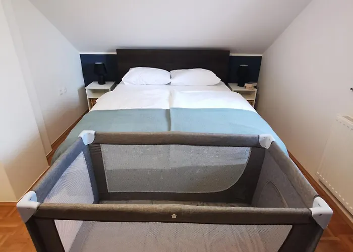 House Zarja - With Sauna And Hot Tub Počitniška hiša Bizeljsko